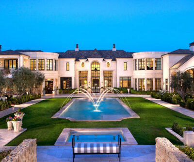 mansion-with-pool