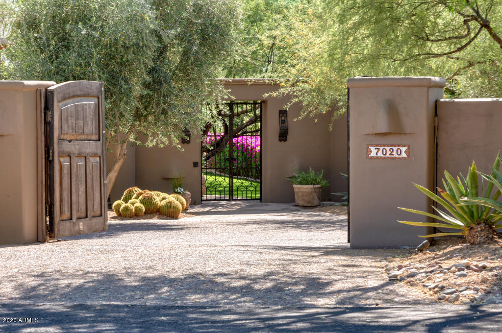 7020 N Desert Fairways Dr Paradise Valley AZ 85253-3337