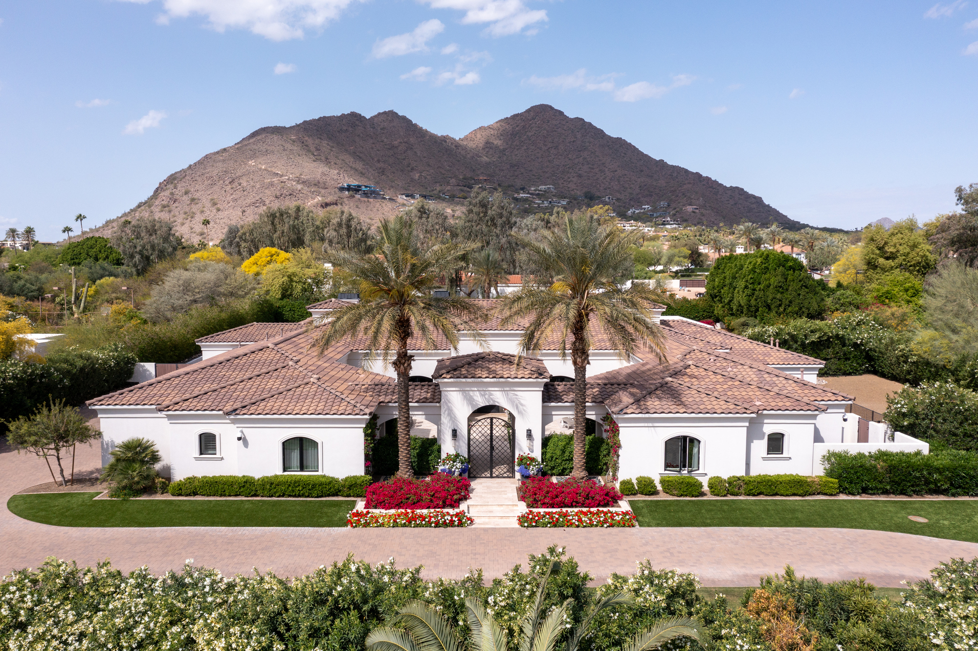 5220 N Casa Blanca Dr. Paradise Valley AZ 85253