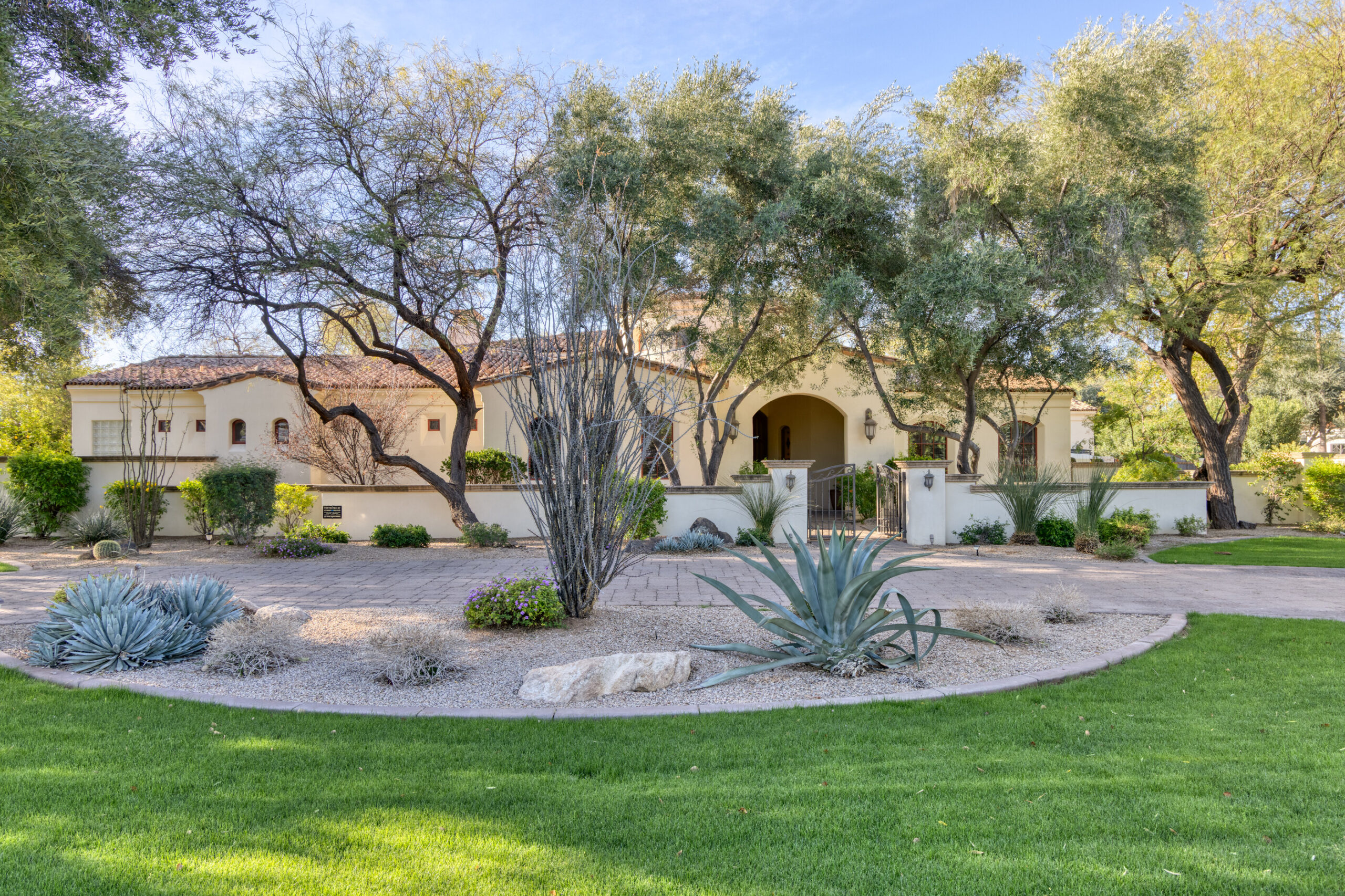 6937 E Fanfol Dr Paradise Valley AZ 85253